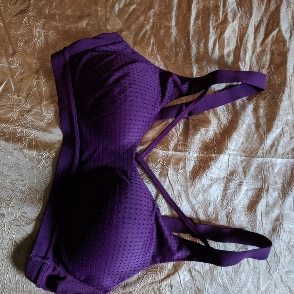 VSX sport 34B sports bra